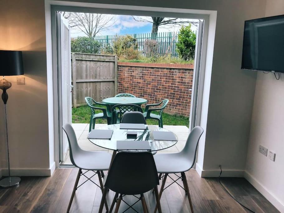 Sunderland Short Stays 2 Bedroom Apartment Free Parking Fulwell Sr6 Bagian luar foto