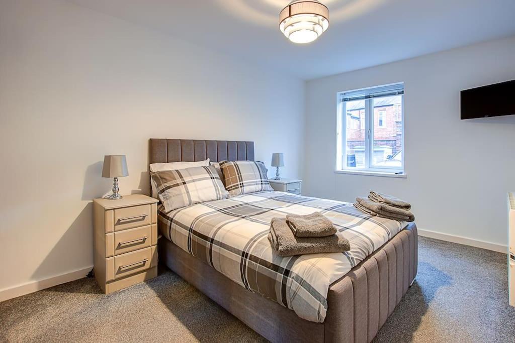 Sunderland Short Stays 2 Bedroom Apartment Free Parking Fulwell Sr6 Bagian luar foto