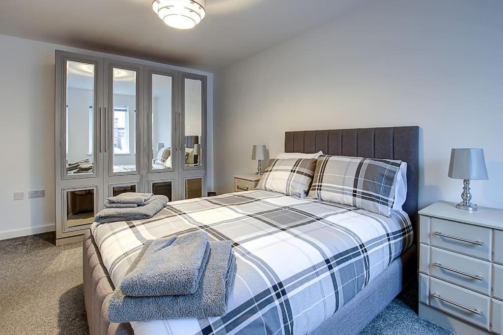 Sunderland Short Stays 2 Bedroom Apartment Free Parking Fulwell Sr6 Bagian luar foto
