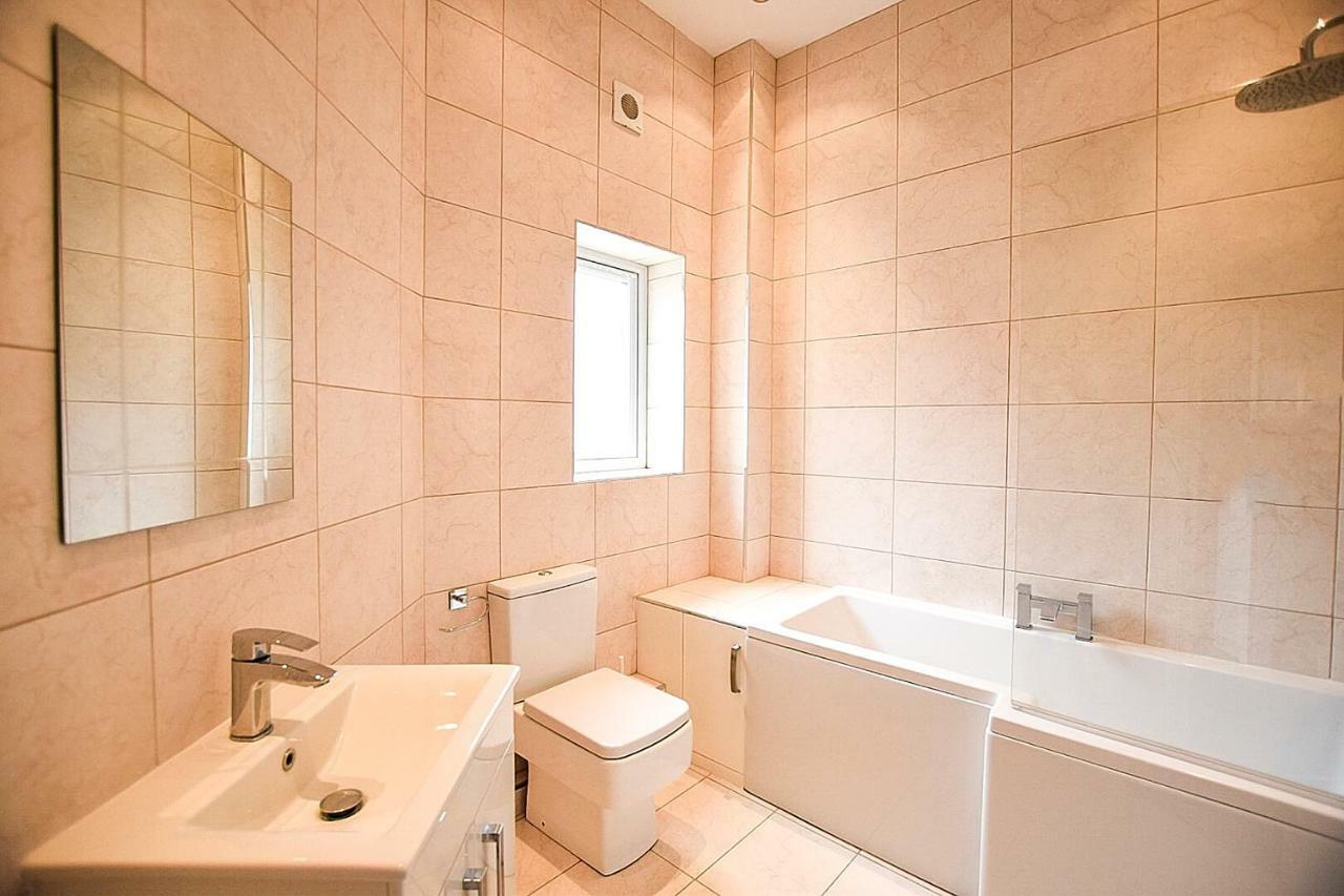 Sunderland Short Stays 2 Bedroom Apartment Free Parking Fulwell Sr6 Bagian luar foto